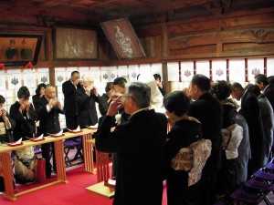 本殿挙式-親族固め盃の儀