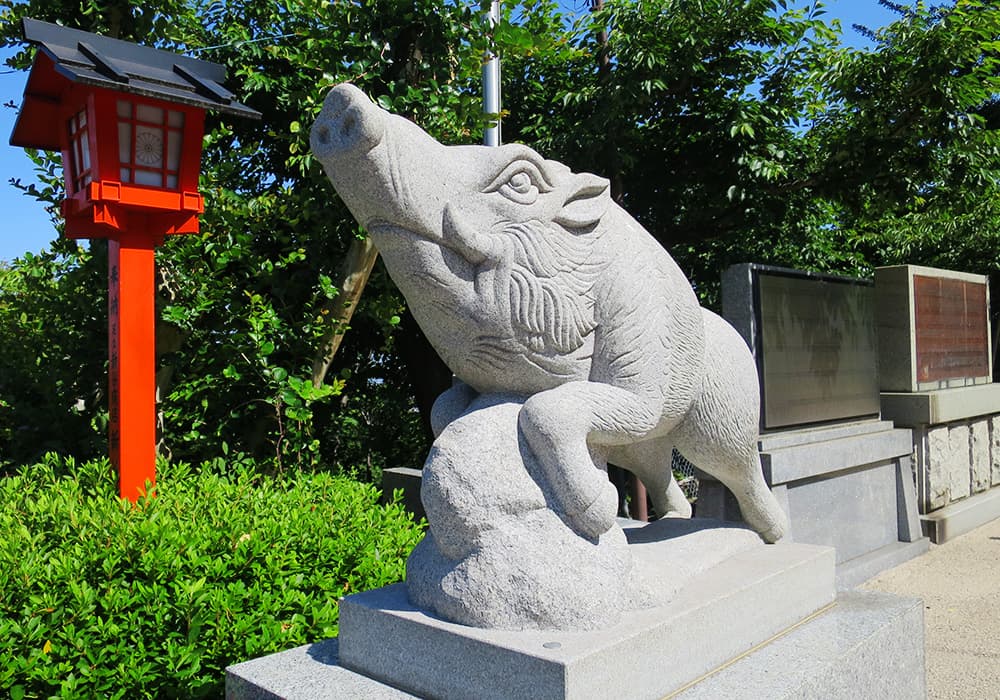 妙見神社の狛猪